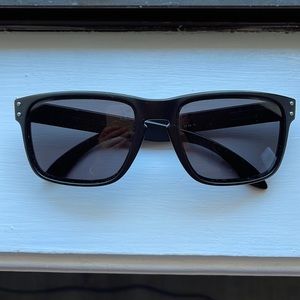 Men’s Black Oakley Holbrook Sunglasses